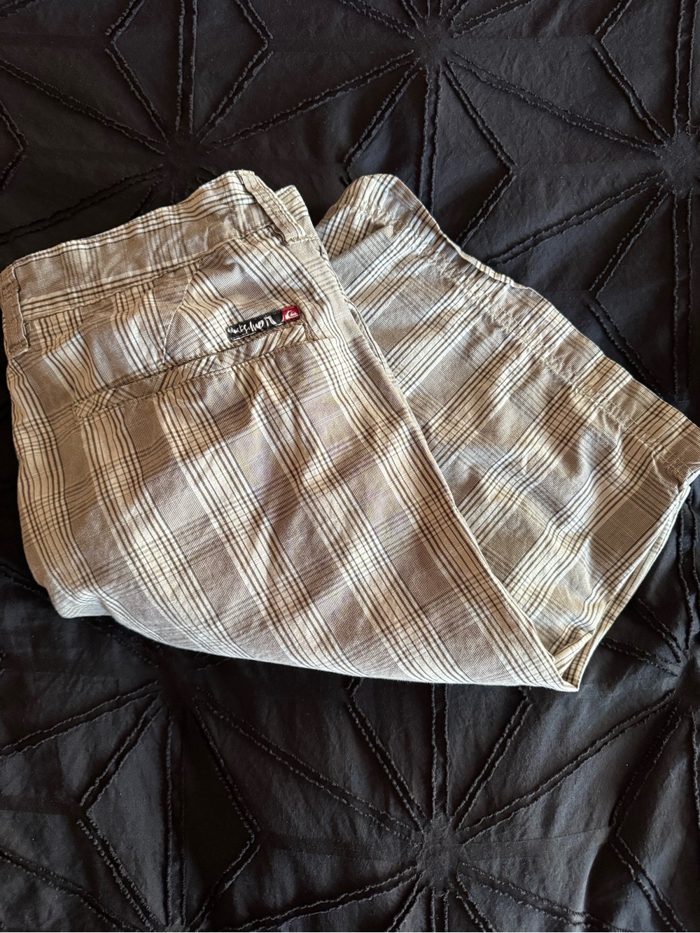 Quiksilver Men's Tan Plaid Flat Front Shorts